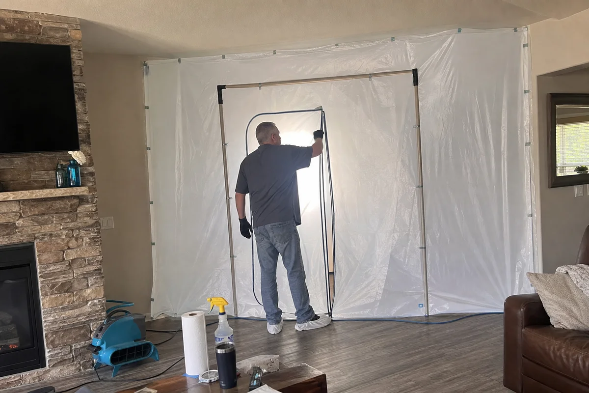 Plastic containment barrier with zippered entry